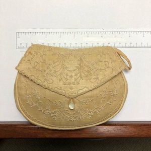 Vintage 1960s Embroidered Tan Clutch Purse